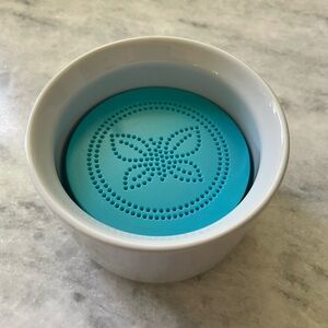 RARE The Honest Company Suds Up Ceramic Scrub Brush Holder